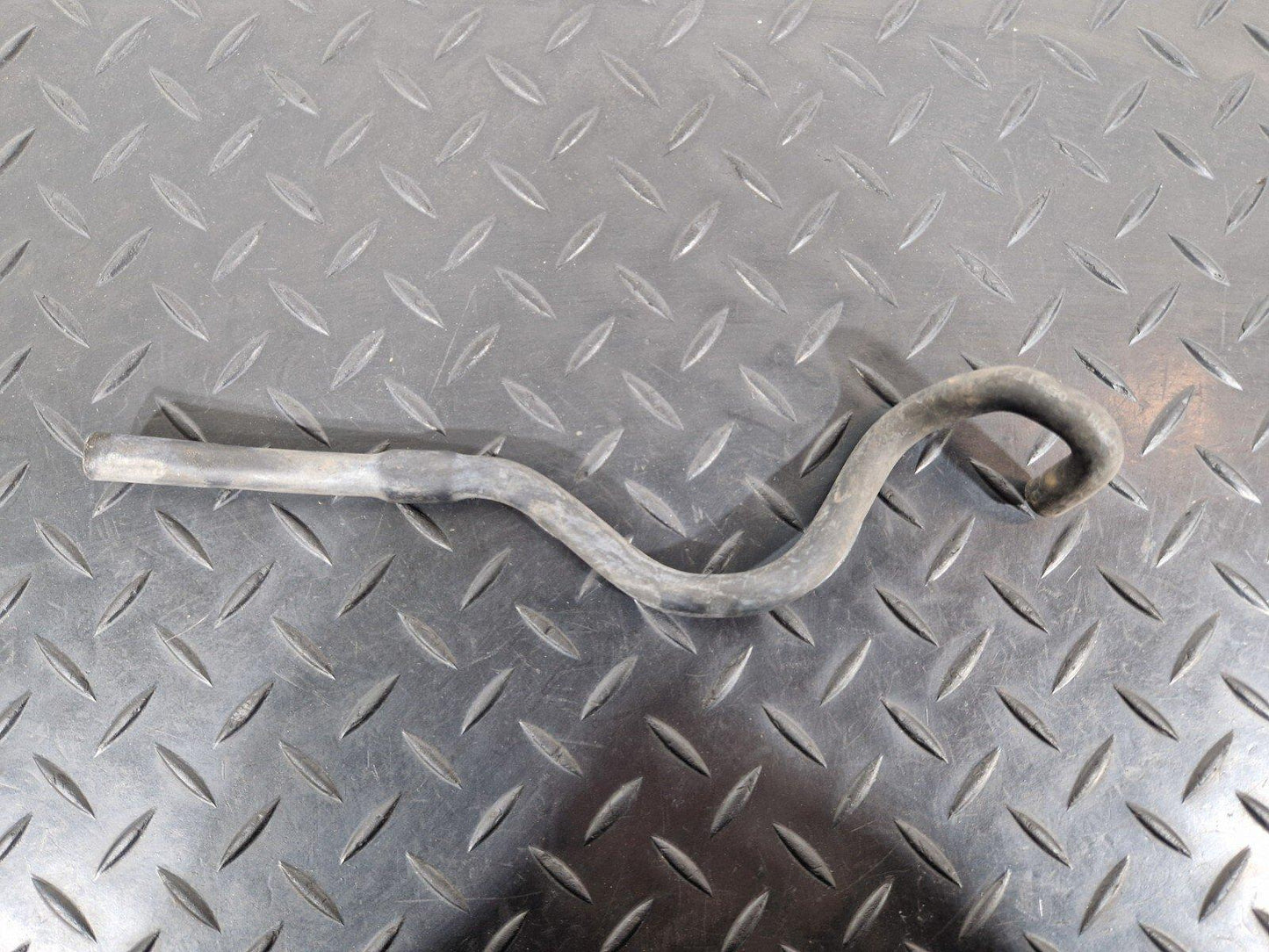10-18 AUDI A7 4G S-LINE FRONT LEFT HEADLIGHT VENT HOSE 4G8941717B