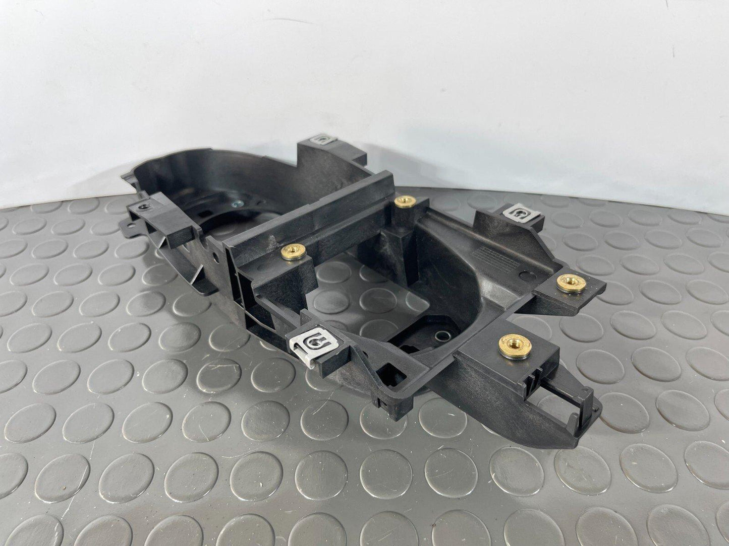 16-19 AUDI A4 B9 ESTATE GENUINE GEAR SHIFTING MECHANISM MOUNTING FRAME 8W2863531