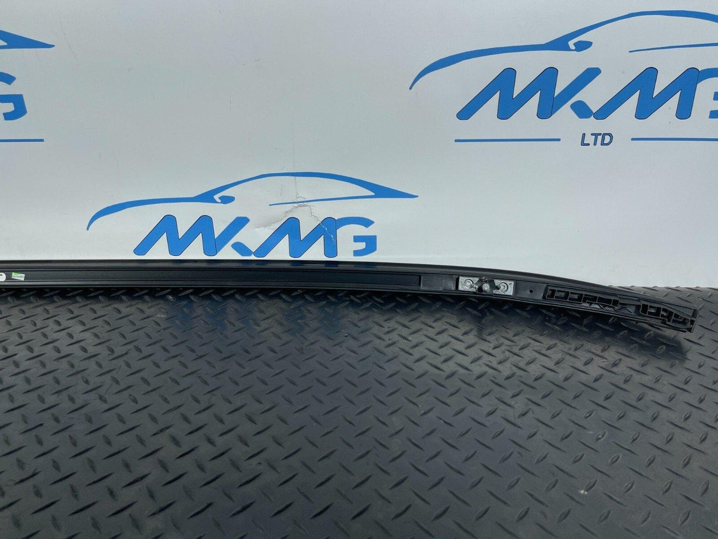 16-22 BMW X1 F48 GENUINE LEFT N/S ROOF RAIL BLACK 7356435