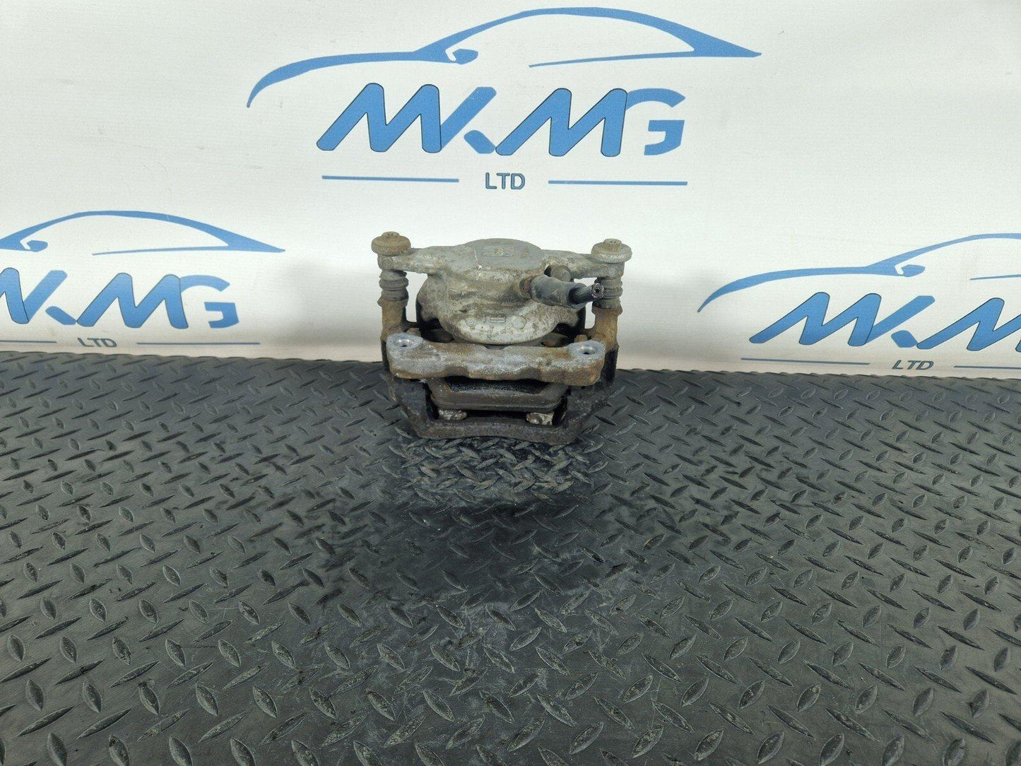 14-21 MERCEDES BENZ C200d W205 FRONT LEFT N/S BRAKE CALIPER A2054210581