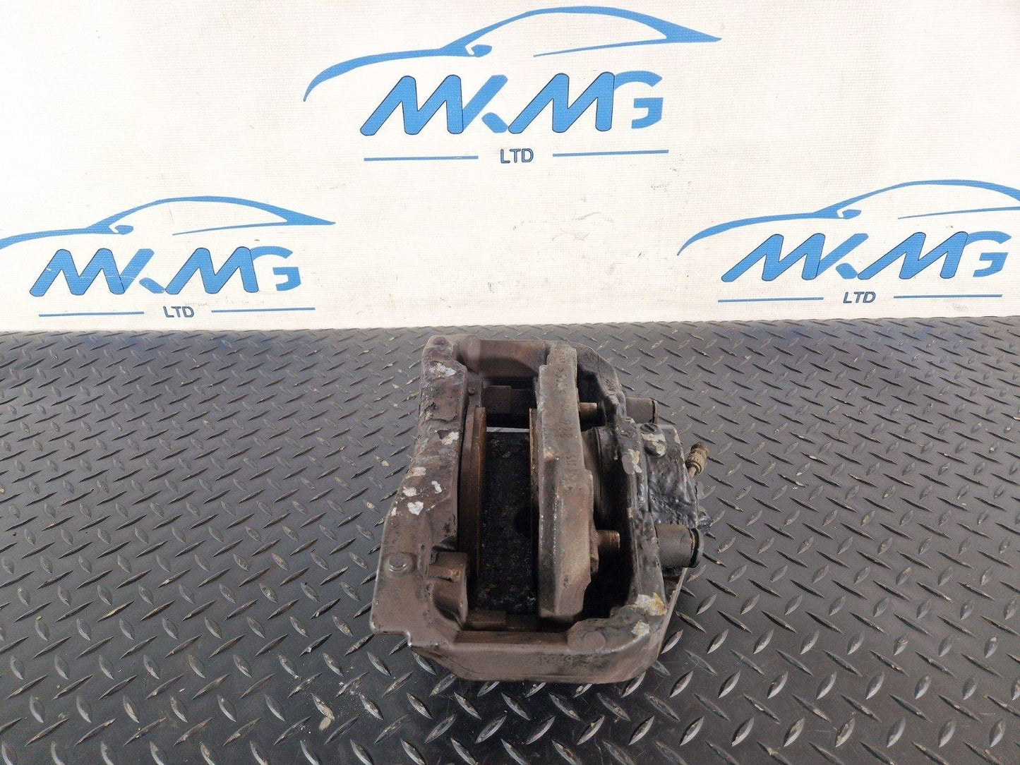 11-18 BMW 6 SERIES F13 GENUINE OEM FRONT RIGHT O/S BRAKE CALIPER HOUSING 6786818