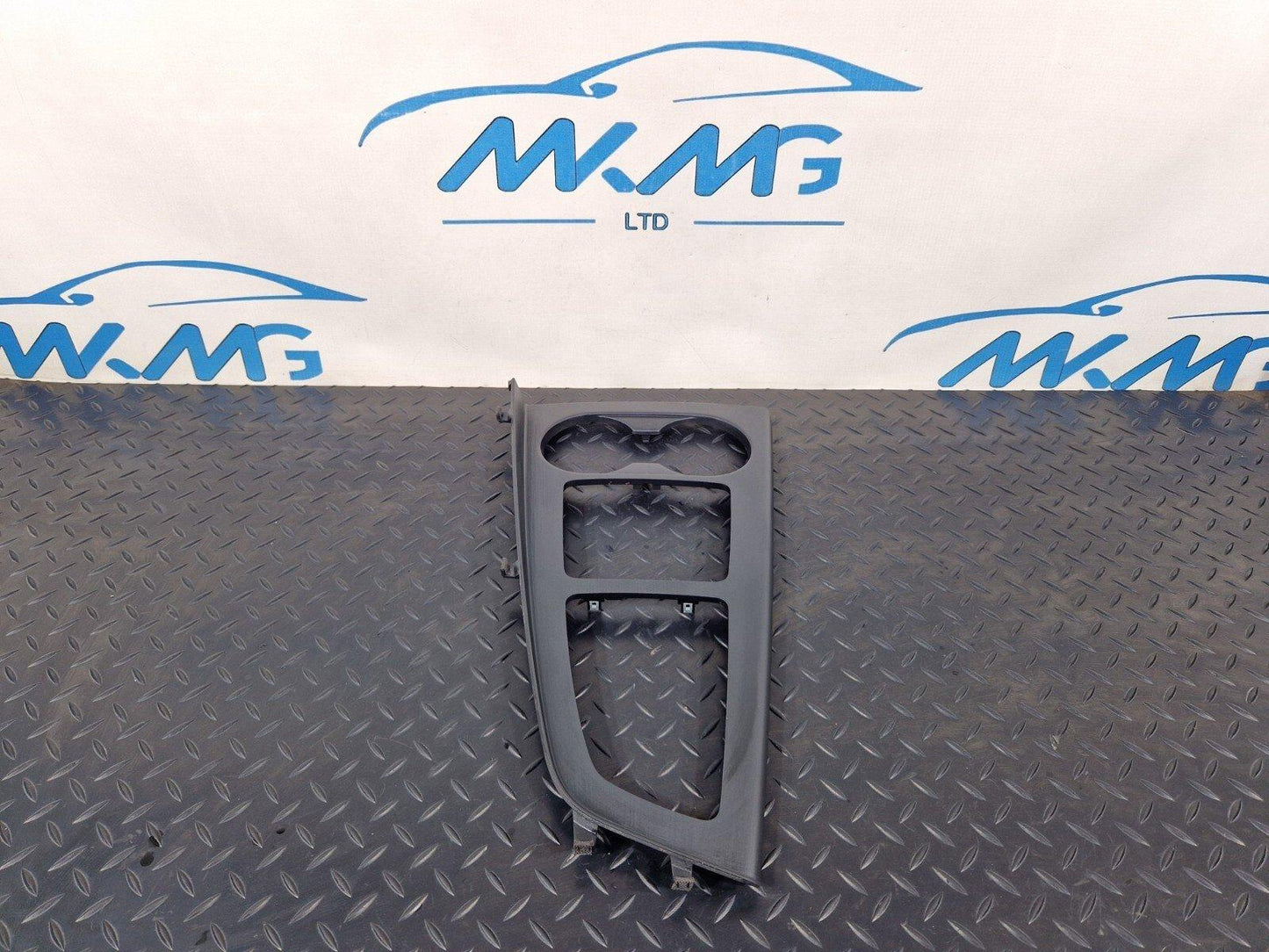 16-19 AUDI A4 B9 GENUINE OEM CENTRE CONSOLE COVER TRIM SURROUND PANEL 8W2864241A