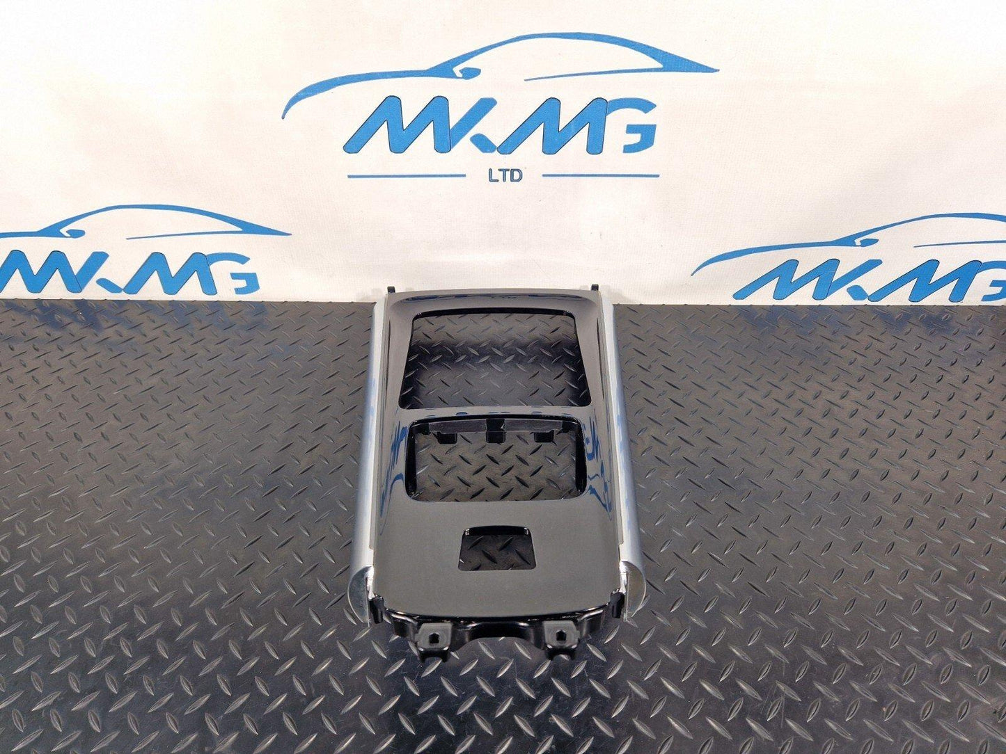 19-ON MERCEDES BENZ B CLASS W247 CENTRE CONSOLE TRIM GENUINE A2476807103