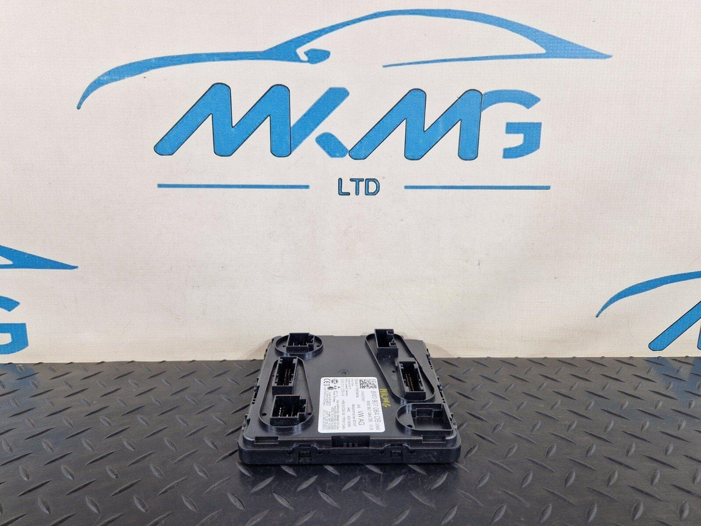 16-19 AUDI A4 B9 GENUINE OEM BCM BODY CONTROL MODULE ECU 8W0907064DB