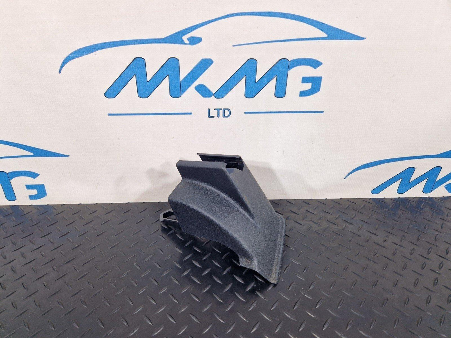 19-ON MERCEDES BENZ B CLASS W247 FRONT SEAT GUIDE RAIL COVER TRIM A2479190500