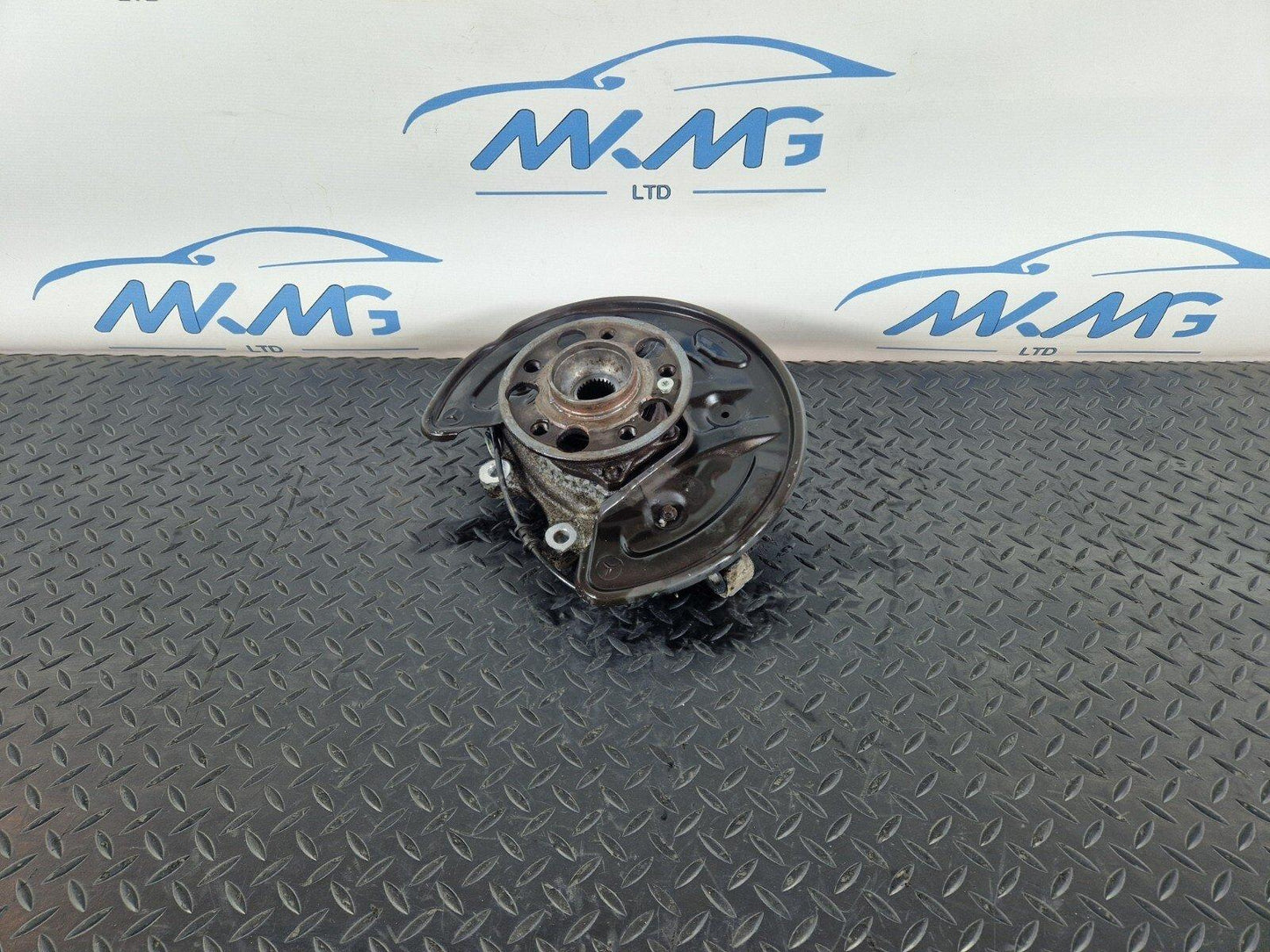 14-21 MERCEDES BENZ C300h W205 N/S PASSENGER SIDE REAR WHEEL HUB A2055467380