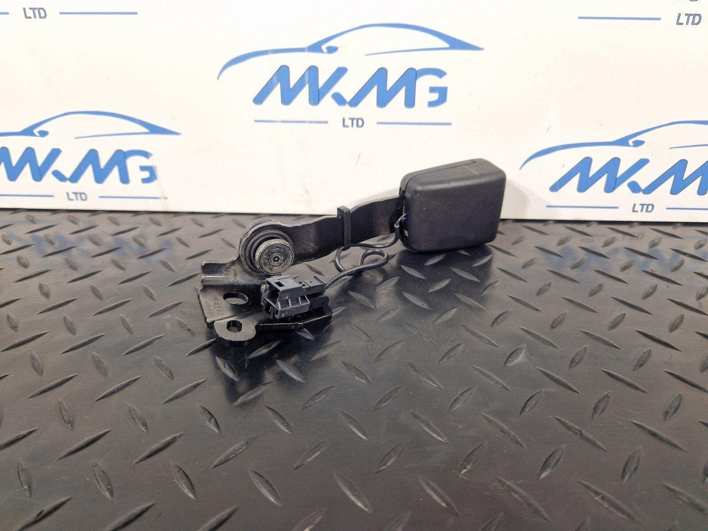 19-ON MERCEDES B CLASS W247 REAR LEFT SEAT BELT A2478600569