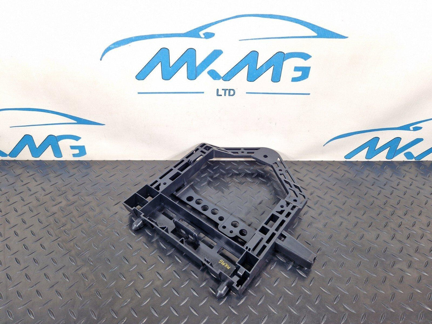 14-21 MERCEDES BENZ W205 REAR CONTROL MODULE BRACKET MOUNT HOLDER A2055456000