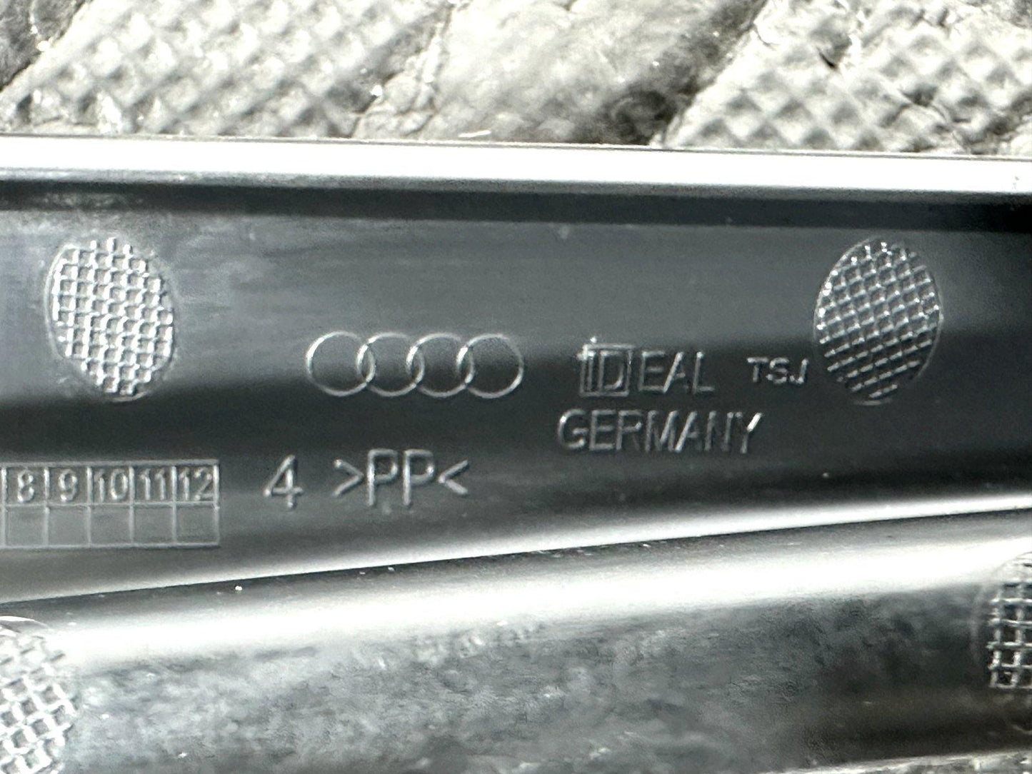 16-19 AUDI A4 B9 AVANT GENUINE RIGHT DRIVER SIDE A PILLAR BRACKET 8W0868204