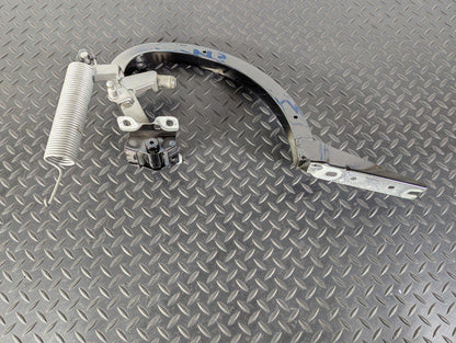 16-19 AUDI A4 B9 SALOON OEM REAR RIGHT O/S BOOT HINGE IN BLACK Y9B 8W5827302A