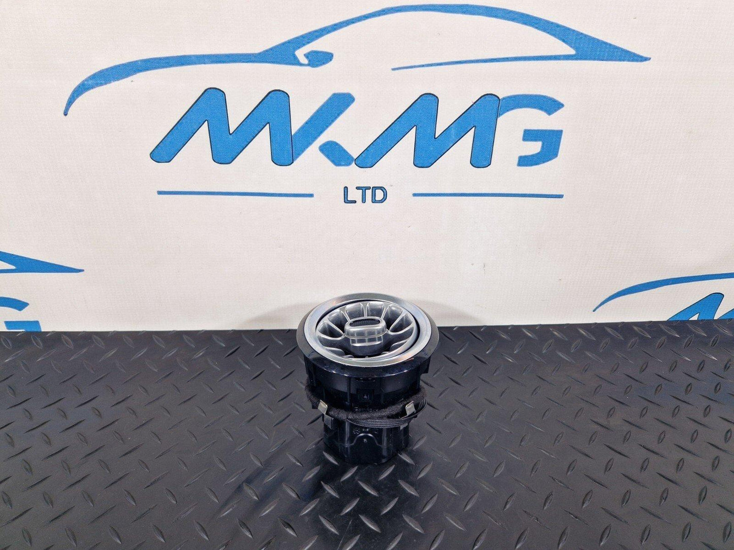 19-ON MERCEDES B CLASS W247 DASHBOARD AIR VENT FITS LEFT & RIGHT A2478307201
