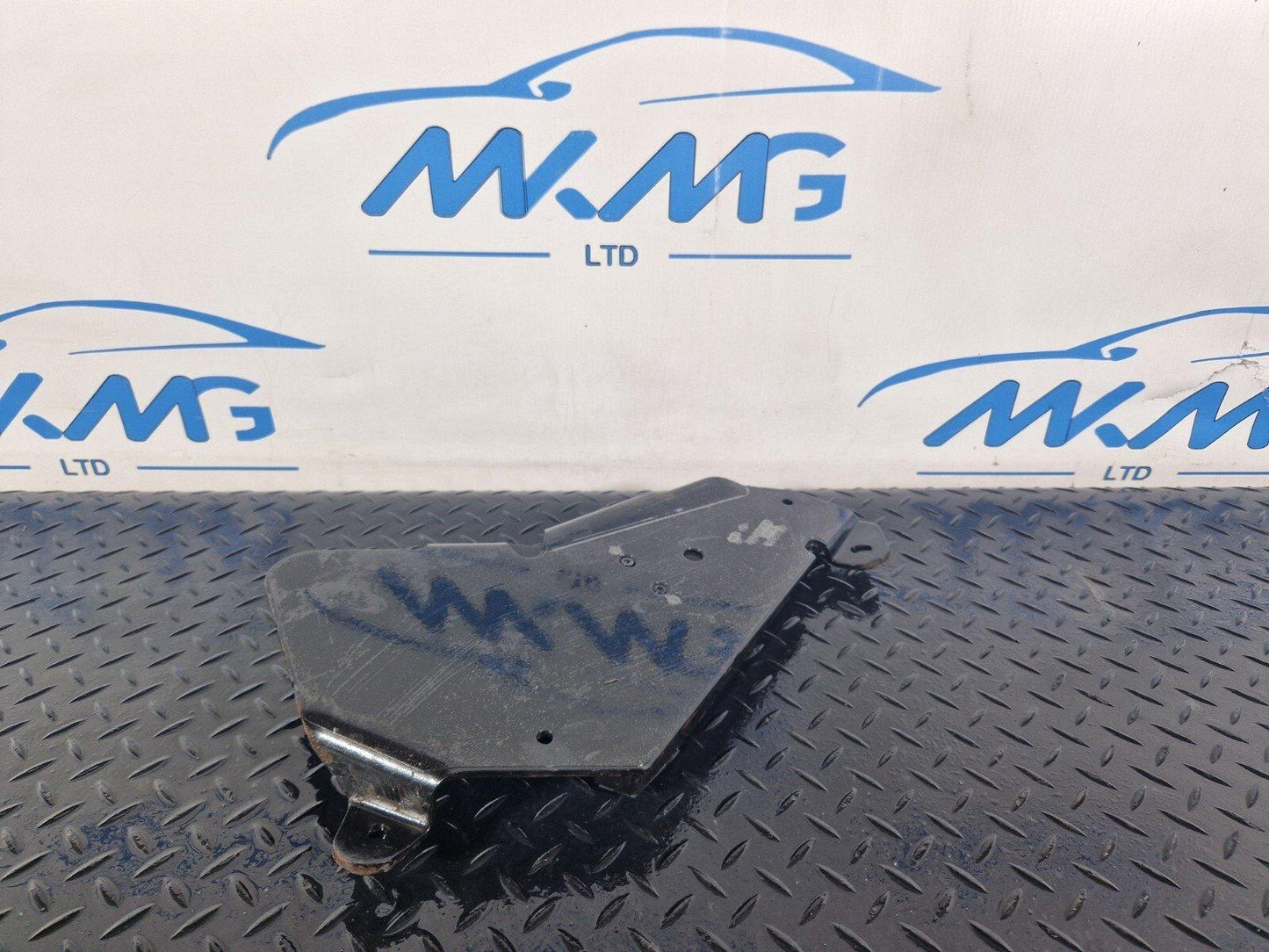 19-ON MERCEDES BENZ CLA C118 FUEL FILLER NECK PROTECTIVE METAL SHEET A2474750000