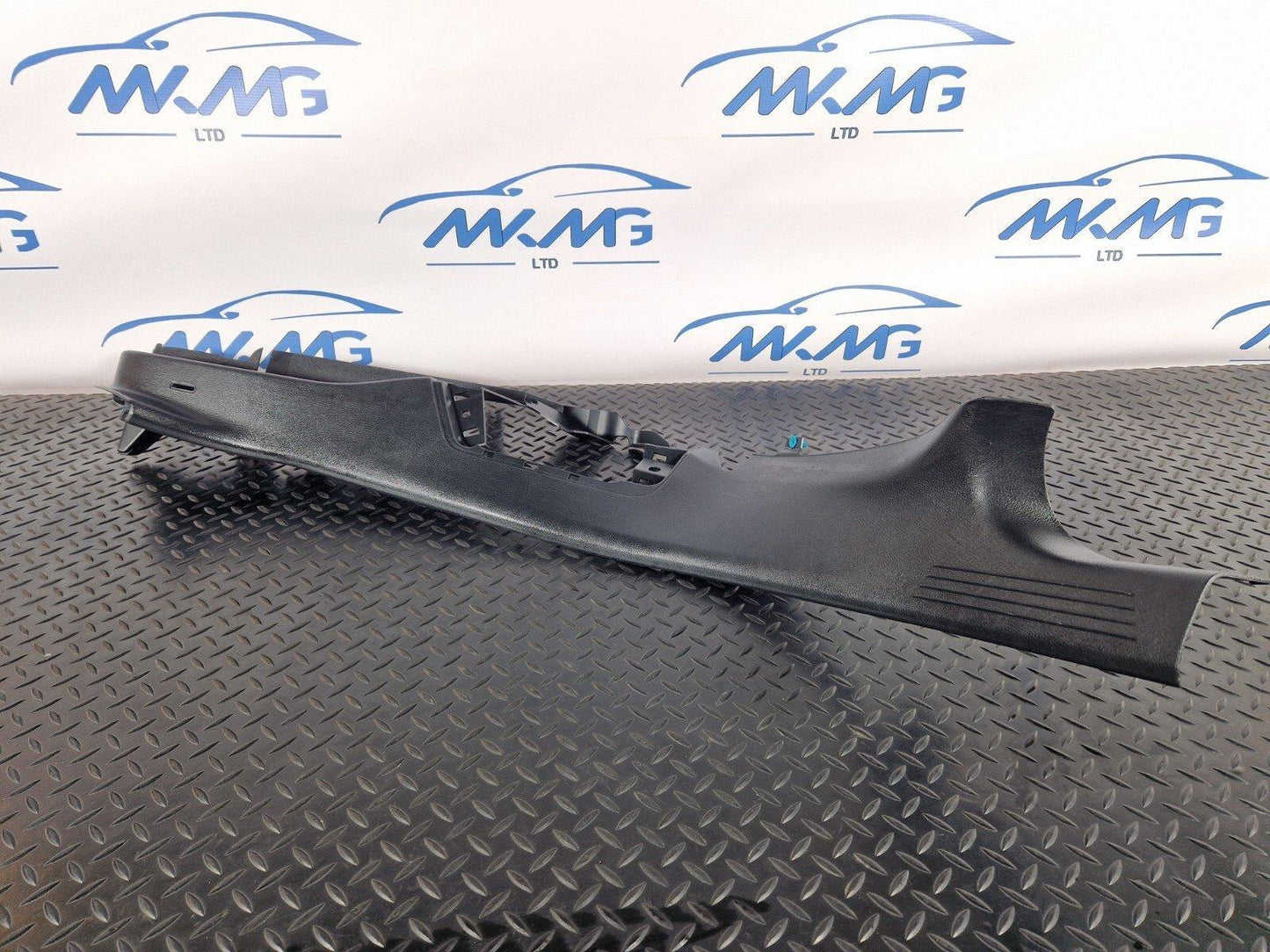 19-ON MERCEDES BENZ B CLASS W247 REAR RIGHT INNER DOOR SILL TRIM A2476909600