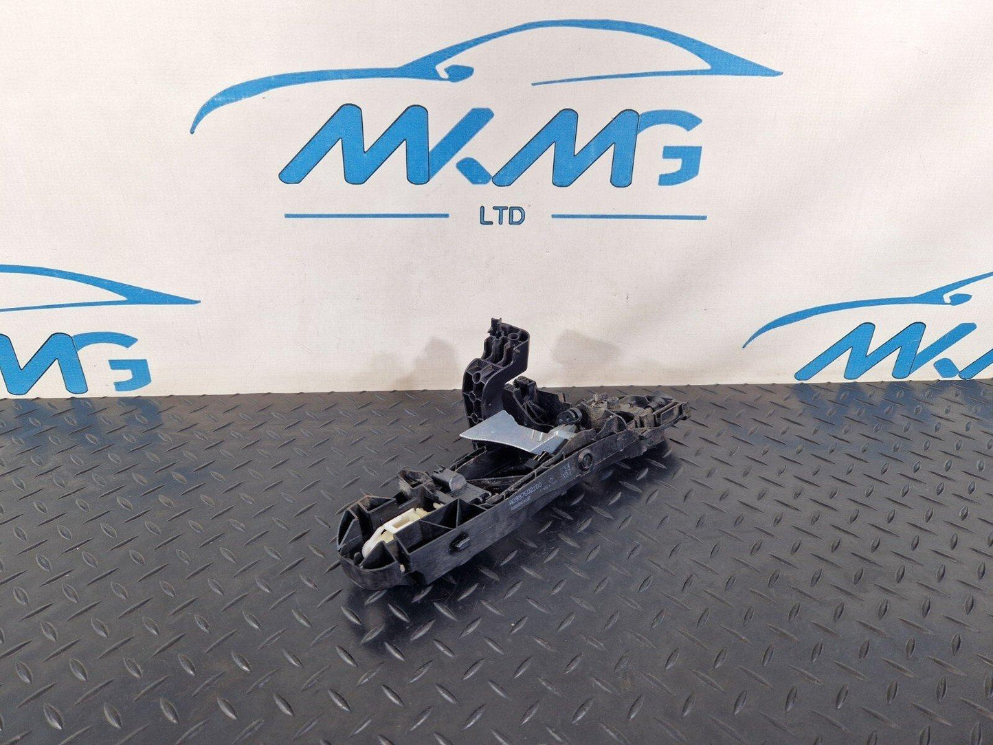 14-21 MERCEDES BENZ C300h W205 GENUINEREAR LEFT PASSENGER DOOR LOCK A0997602100