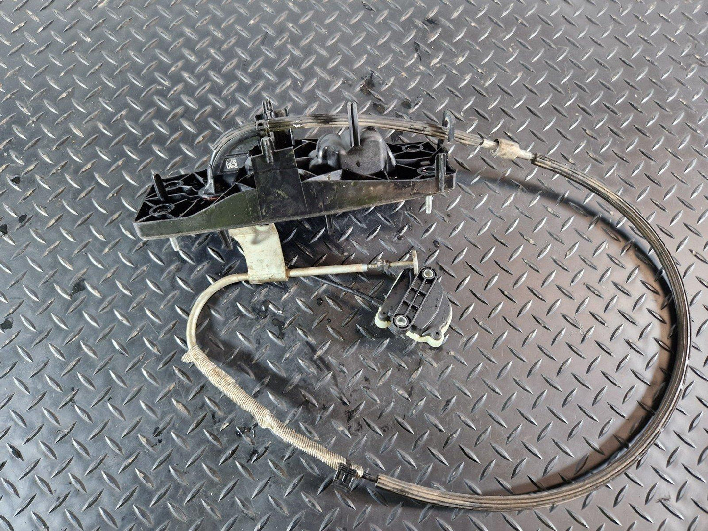 16-19 AUDI A4 B9 GENUINE OEM GEAR EMERGENCY RELEASE MODULE LINKAGE 8W0713052N