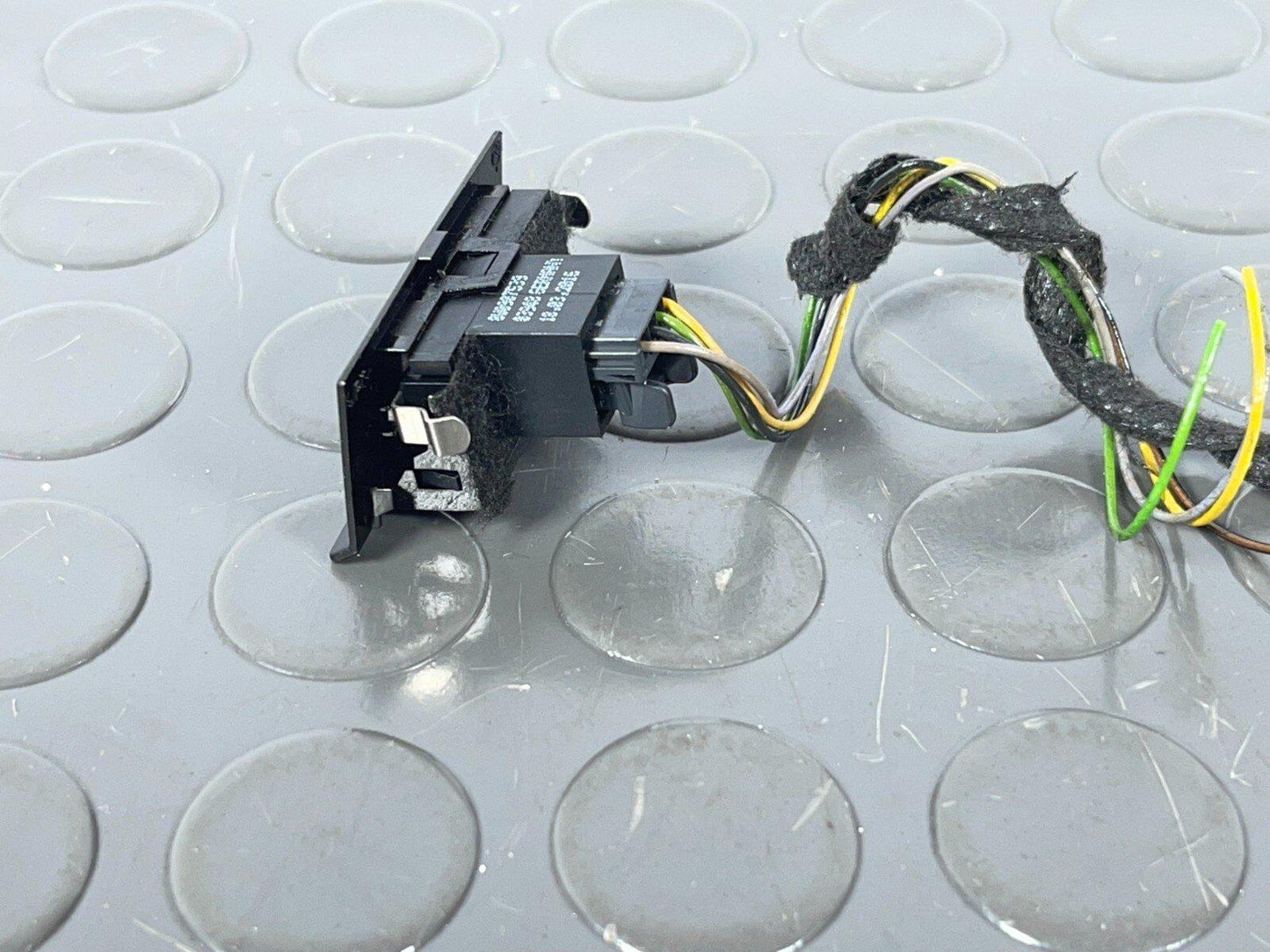 16-19 AUDI A4 B9 GENUINE SUN SENSOR 8W0907539