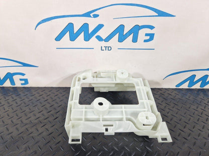 20-24 BMW 1 SERIES F40 GENUINE CURRENT DISTIBUTOR BRACKET HOLDER TRAY 6837044
