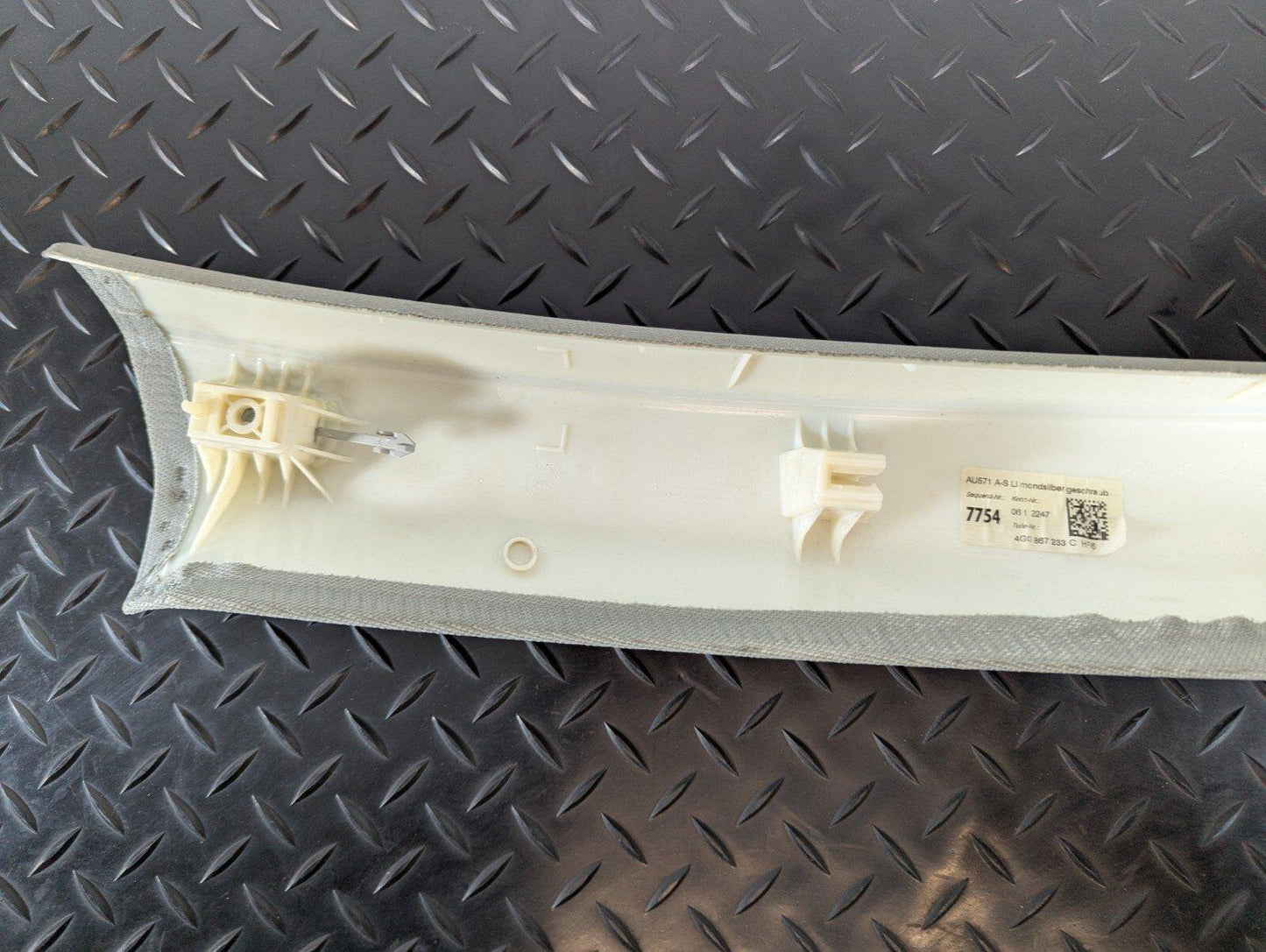 12-18 AUDI A6 C7 GENUINE PASSENGER FRONT A PILLAR TRIM PANEL 4G0867233C