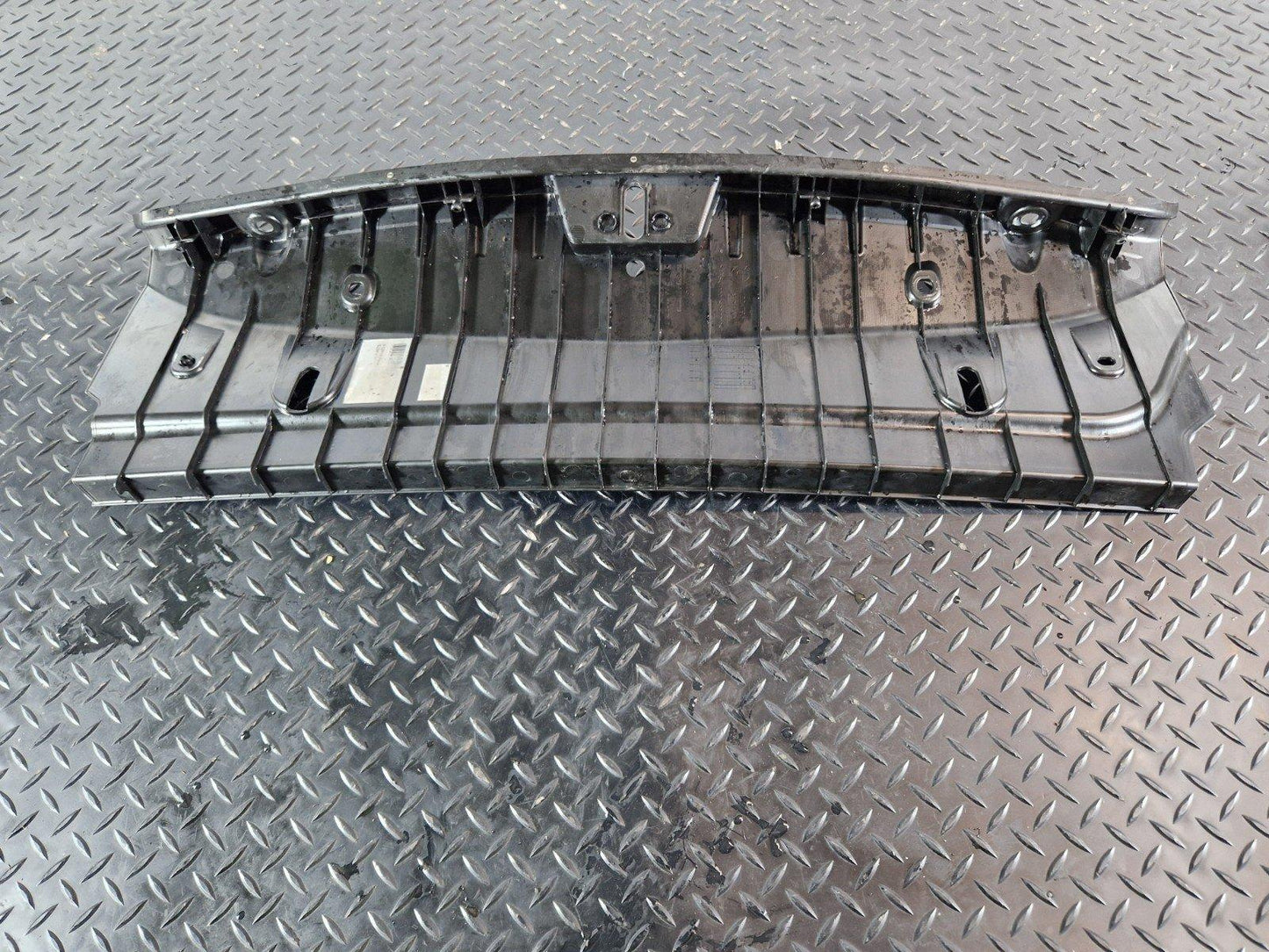 11-18 BMW 6 SERIES F13 BOOT TRUNK PANEL LOCK TRIM LOADING EDGE TRIM 7224793