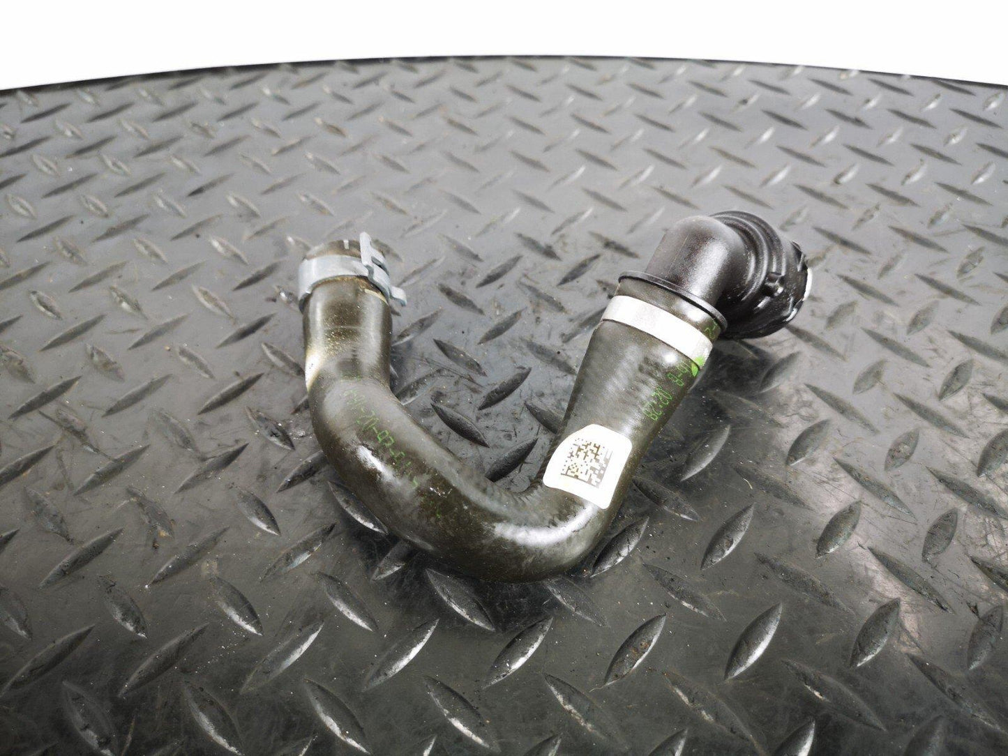 16-19 AUDI A4 B9 GENUINE V6 3.0TDI CSW ENGINE WATER COOLANT PIPE 8W0819332P