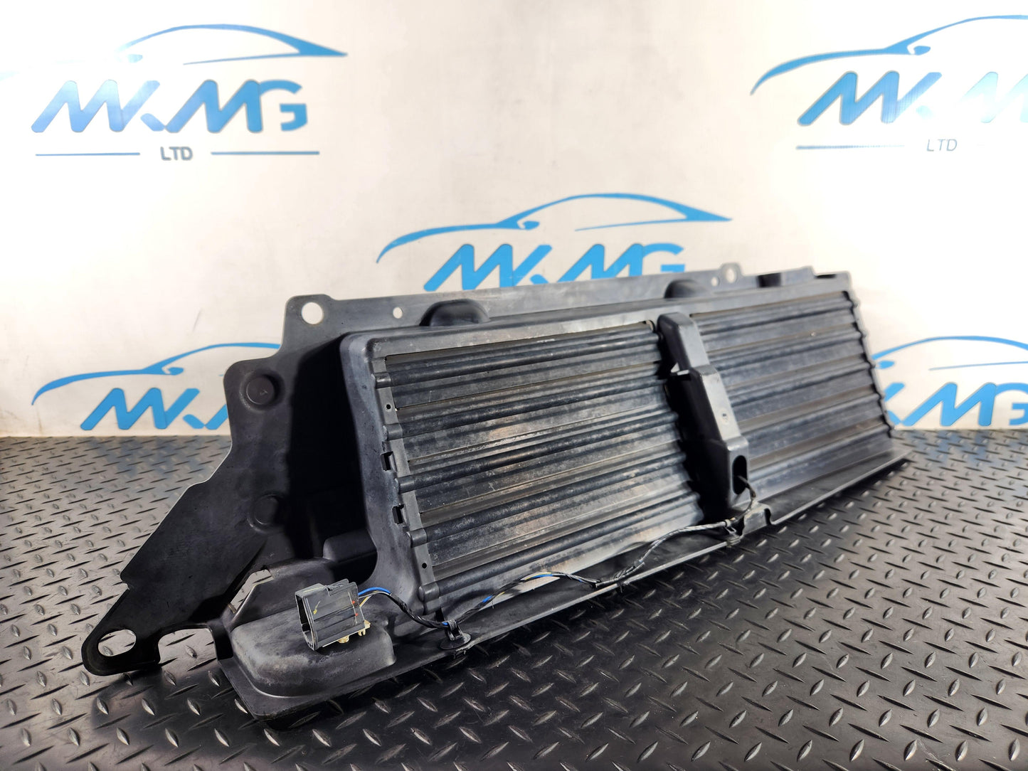 Range Rover Sport L494 Radiator Shutter Vents Genuine DK62-8475-AB