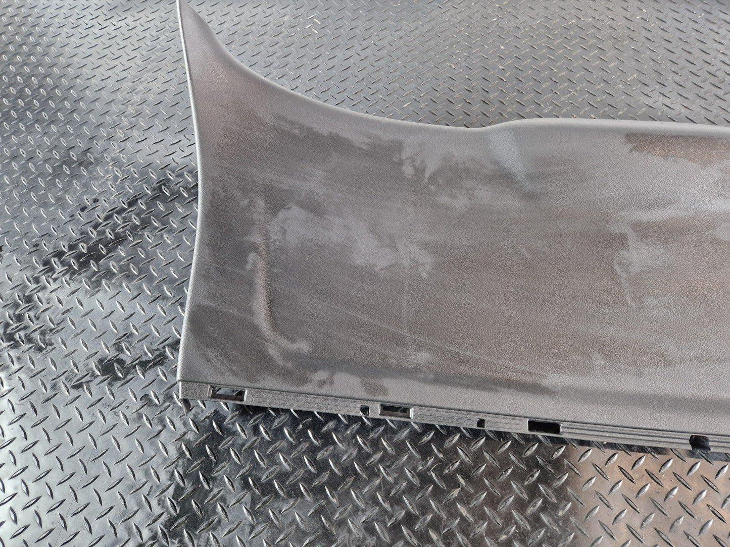 19-ON MERCEDES BENZ B CLASS W247 GENUITAILGATE BOOT PANEL COVER TRIM A2477402300