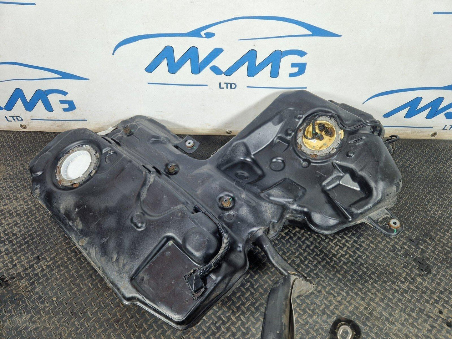 10-18 AUDI A7 4G S-LINE OEM FUEL TANK WITH PUMP 4G8201021 4G0919050