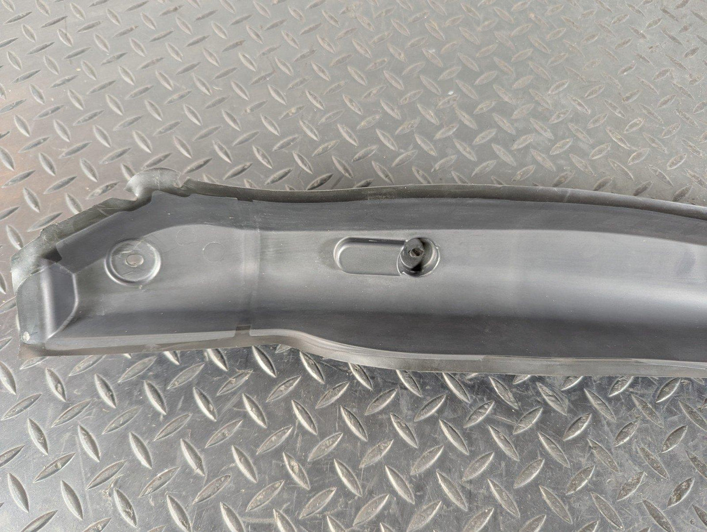 13-19 MERCEDES BENZ CLA C117 FRONT GUARD FENDER PILLAR TRIM RHS A1178890225