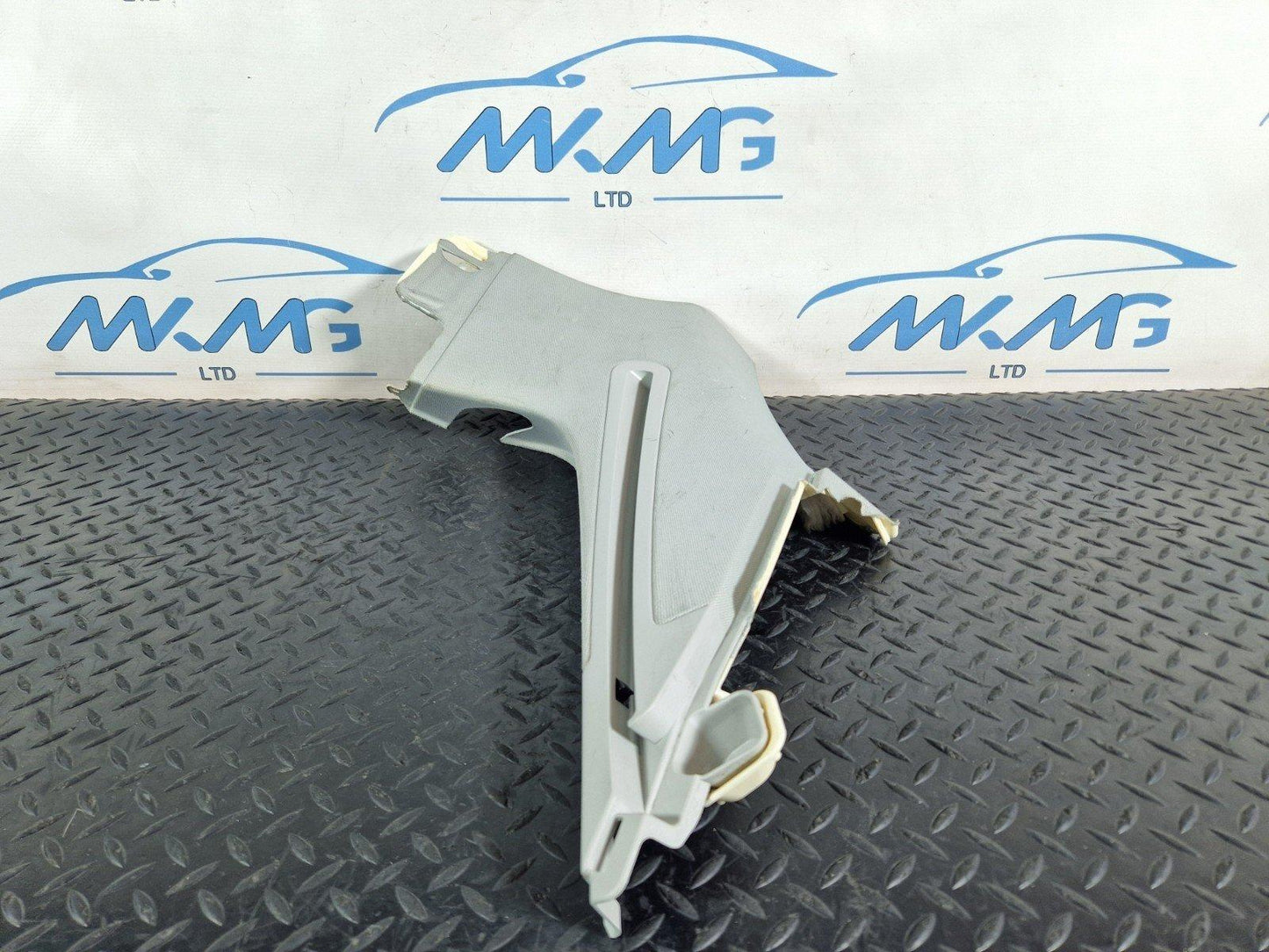 12-18 AUDI A6 C7 GENUINE LEFT UPPER D PILLAR TRIM 4G9867245B
