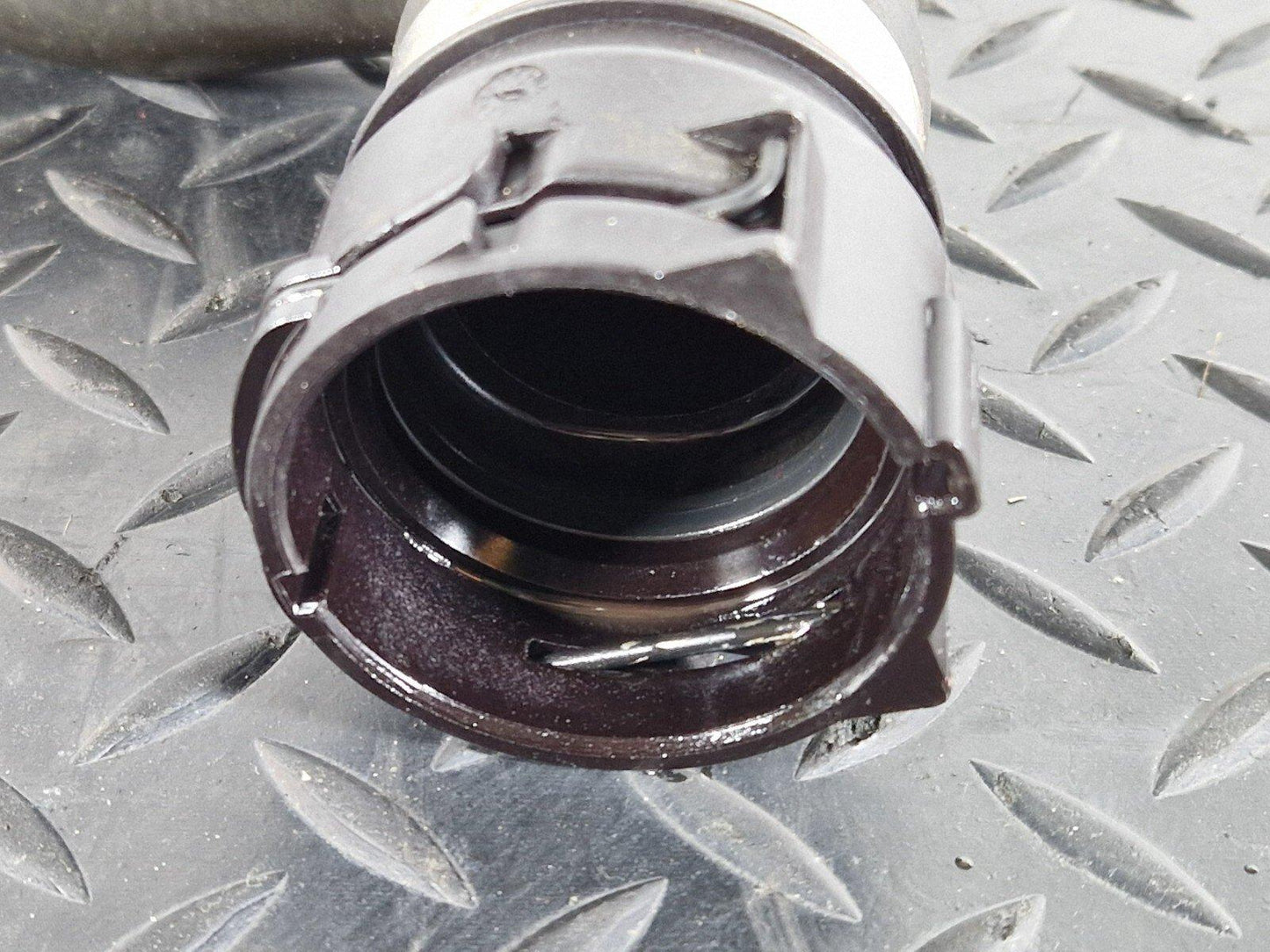16-19 AUDI A4 AVANT B9 S-LINE GENUINE 3.0TDI CSW WATER COOLANT HOSE 8W0122101A