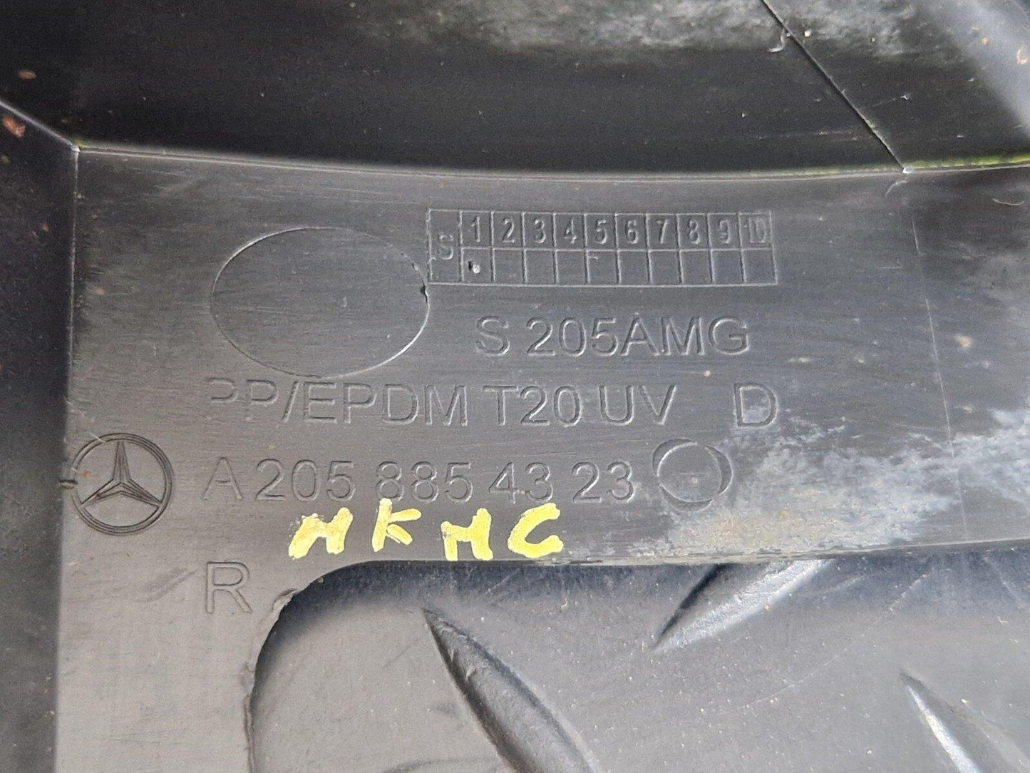 14-21 MERCEDES BENZ C300h W205 RIGHT OS REAR BUMPER MOUNTING BRACKET A2058854323