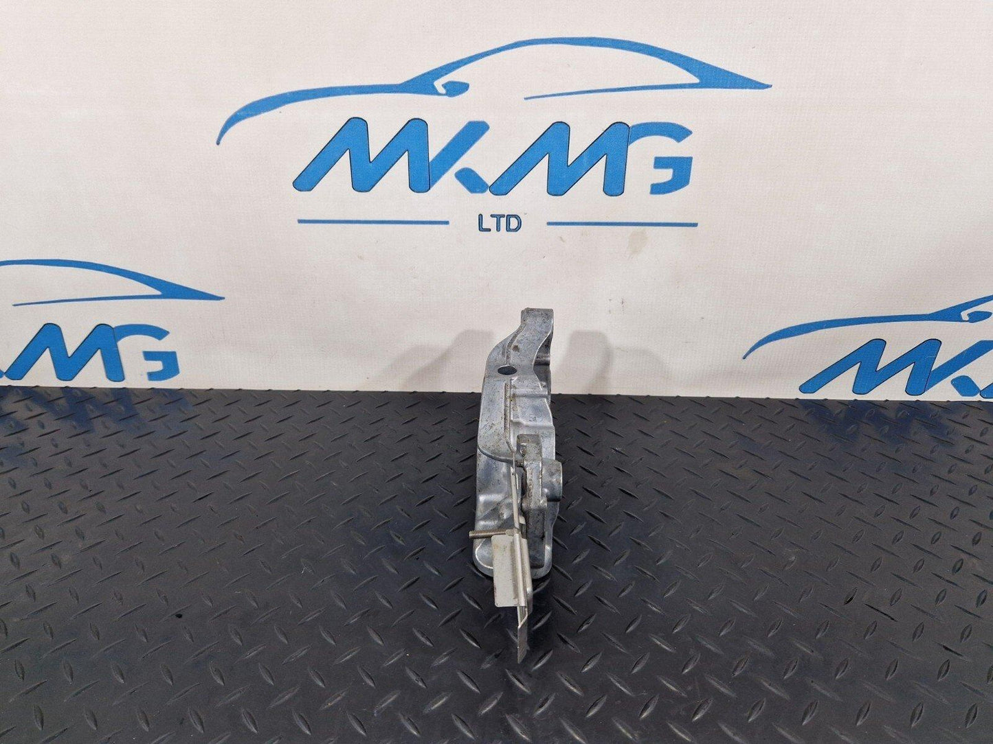 19-ON MERCEDES BENZ B CLASS W247  ENGINE CARRIER BRACKET A6542230004