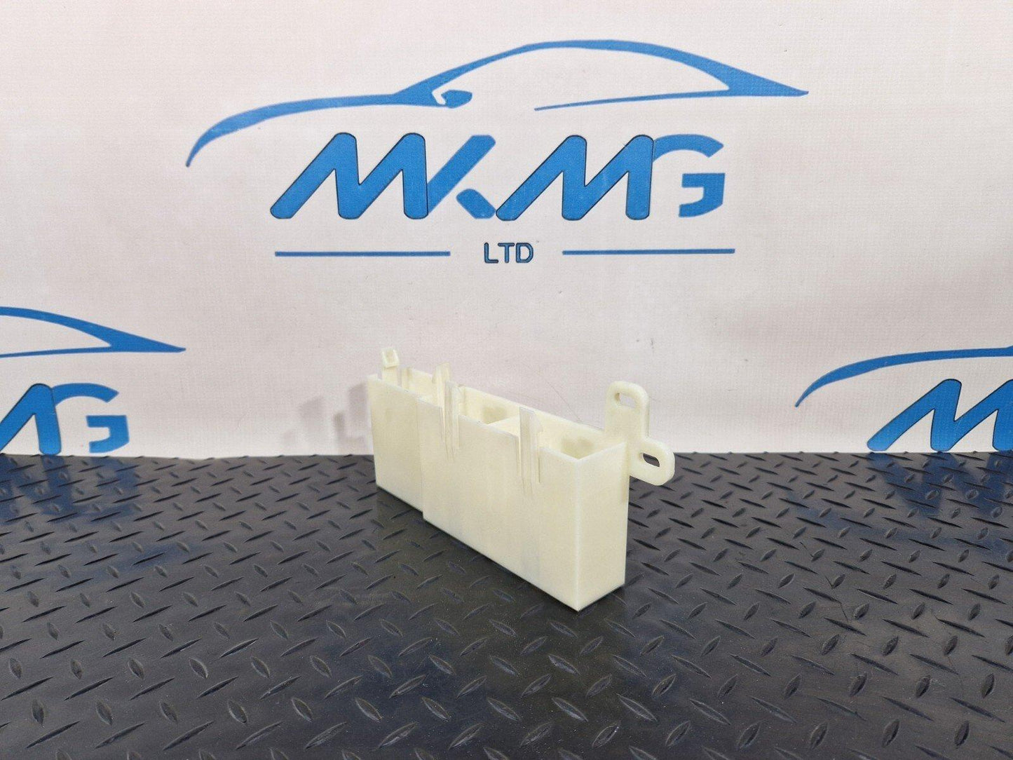 11-18 BMW 6 SERIES F06 LUGGAGE COMPARTMENT DEVICE HOLDER 9195794