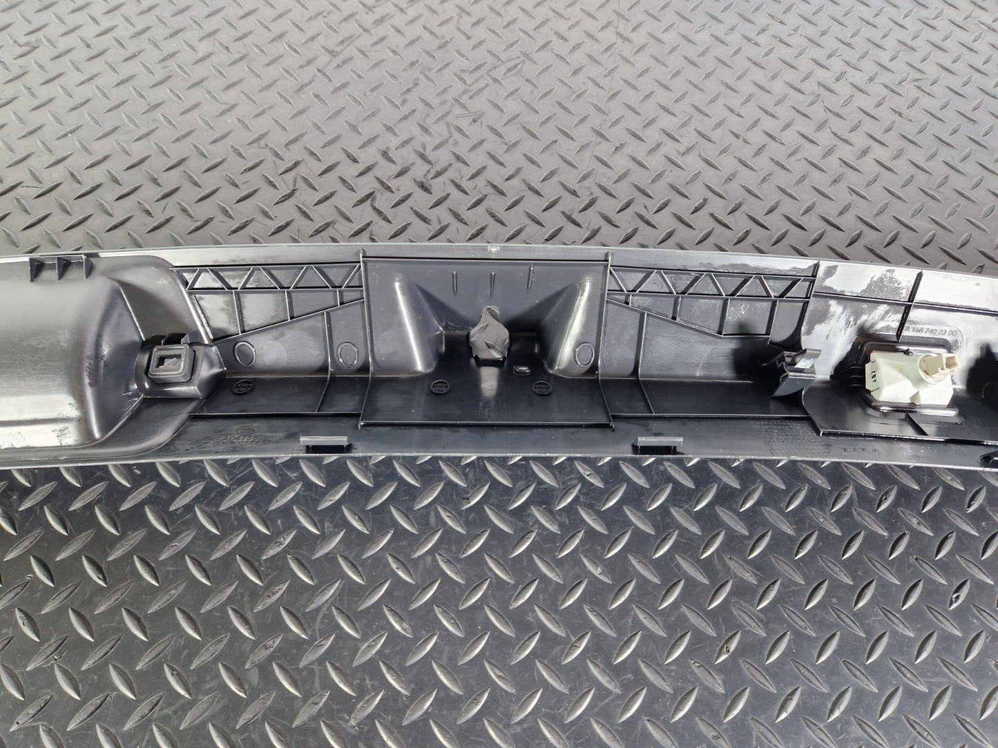 14-19 MERCEDES BENZ GLA X156 OEM TAILGATE TRUNK LOCK SURROUND COVER A1567400272