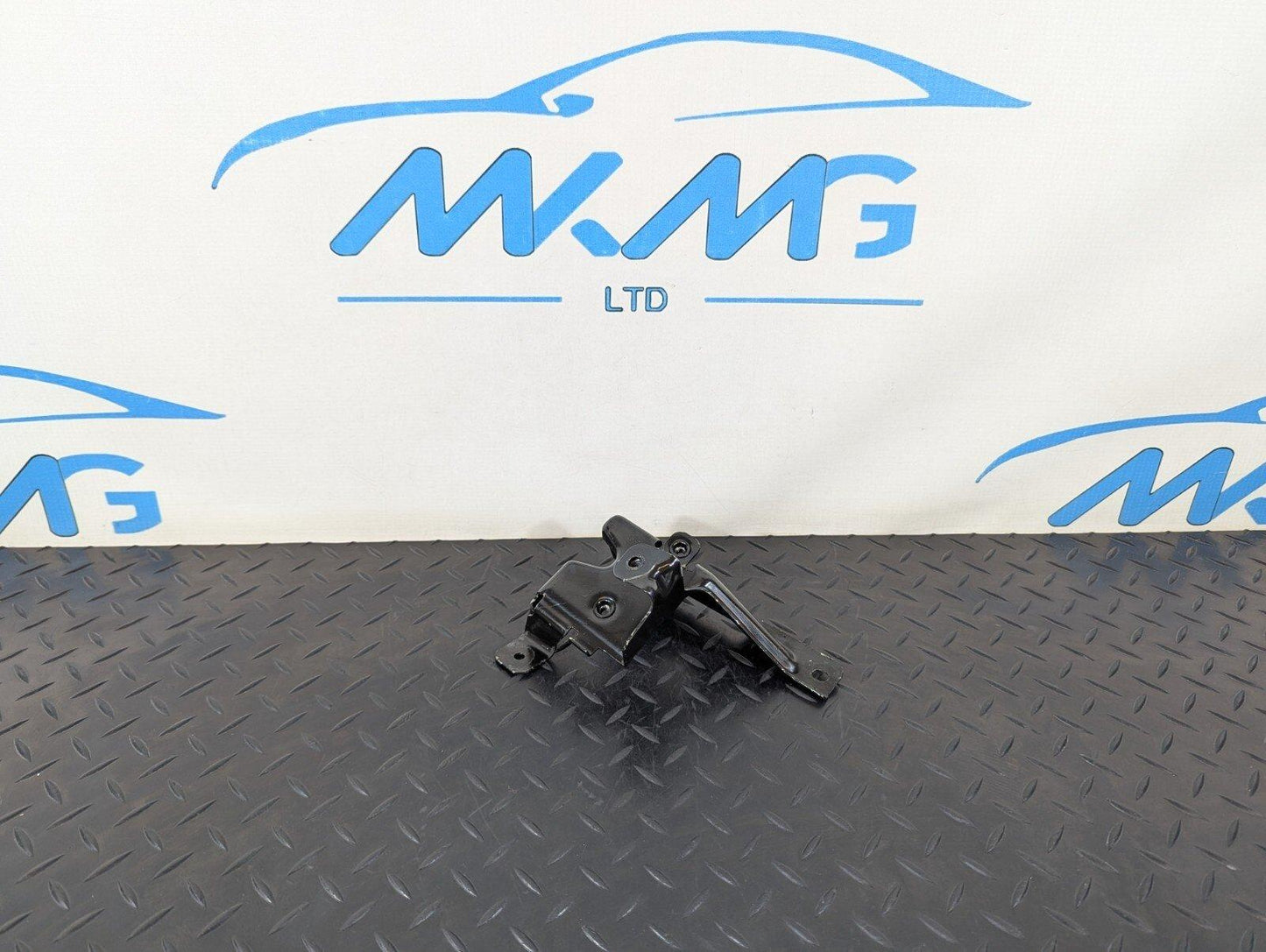 10-17 AUDI A8 4H GENUINE BONNET LOCK CATCH LATCH 4H0823425B