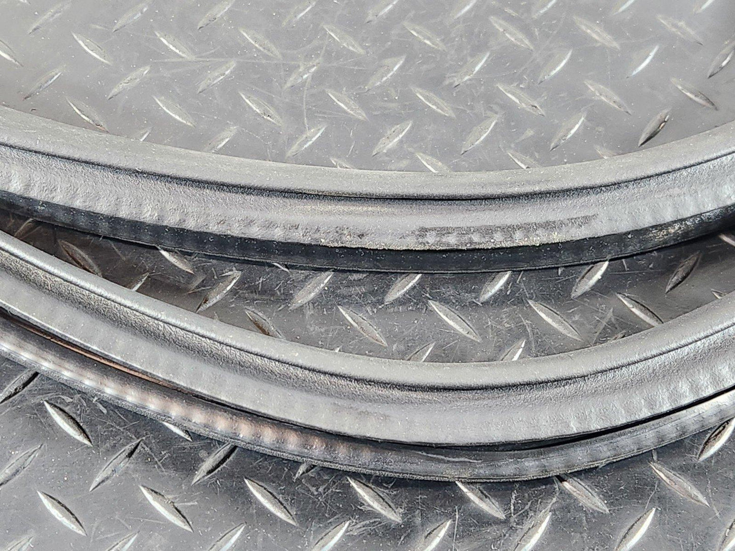 19-ON MERCEDES B CLASS W247 REAR DOOR RUBBER SEAL FITS LEFT & RIGHT A2476920400