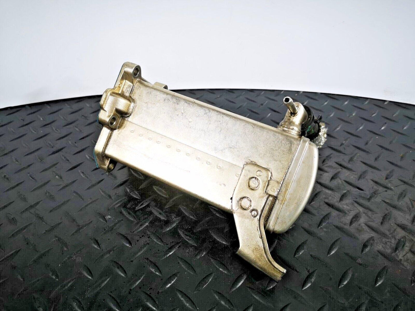 16-19 AUDI A4 B9 S-LINE GENUINE V6 3.0TDI CSW EGR COOLER 059131511BP