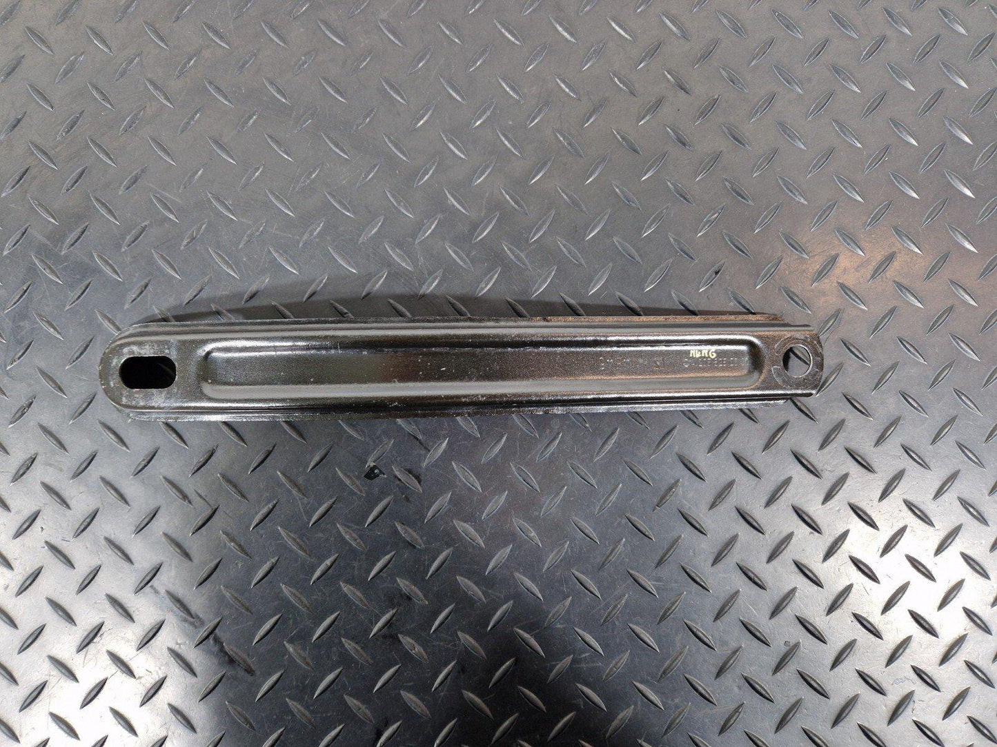 14-21 MERCEDES BENZ C220d W205 FRONT AXLE CARRIER BRACING BRACKET A2056282000