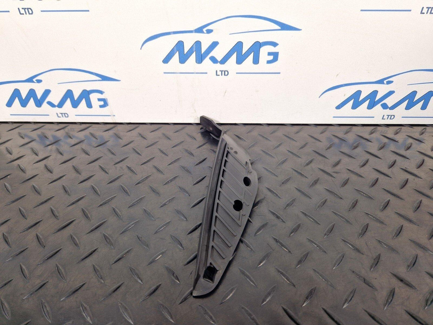 16-23 AUDI S5 COUPE FRONT RIGHT O/S MUD DEFLECTOR COVER TRIM 1402000014
