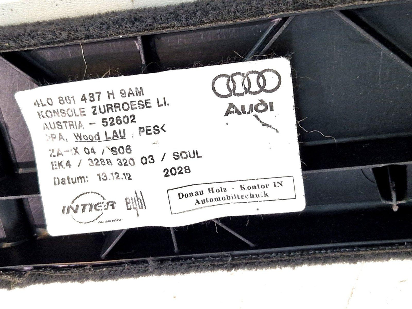 10-15 AUDI Q7 4L GENUINE REAR LEFT TRUNK BOOT SIDE TRIM PANEL 4L0861487