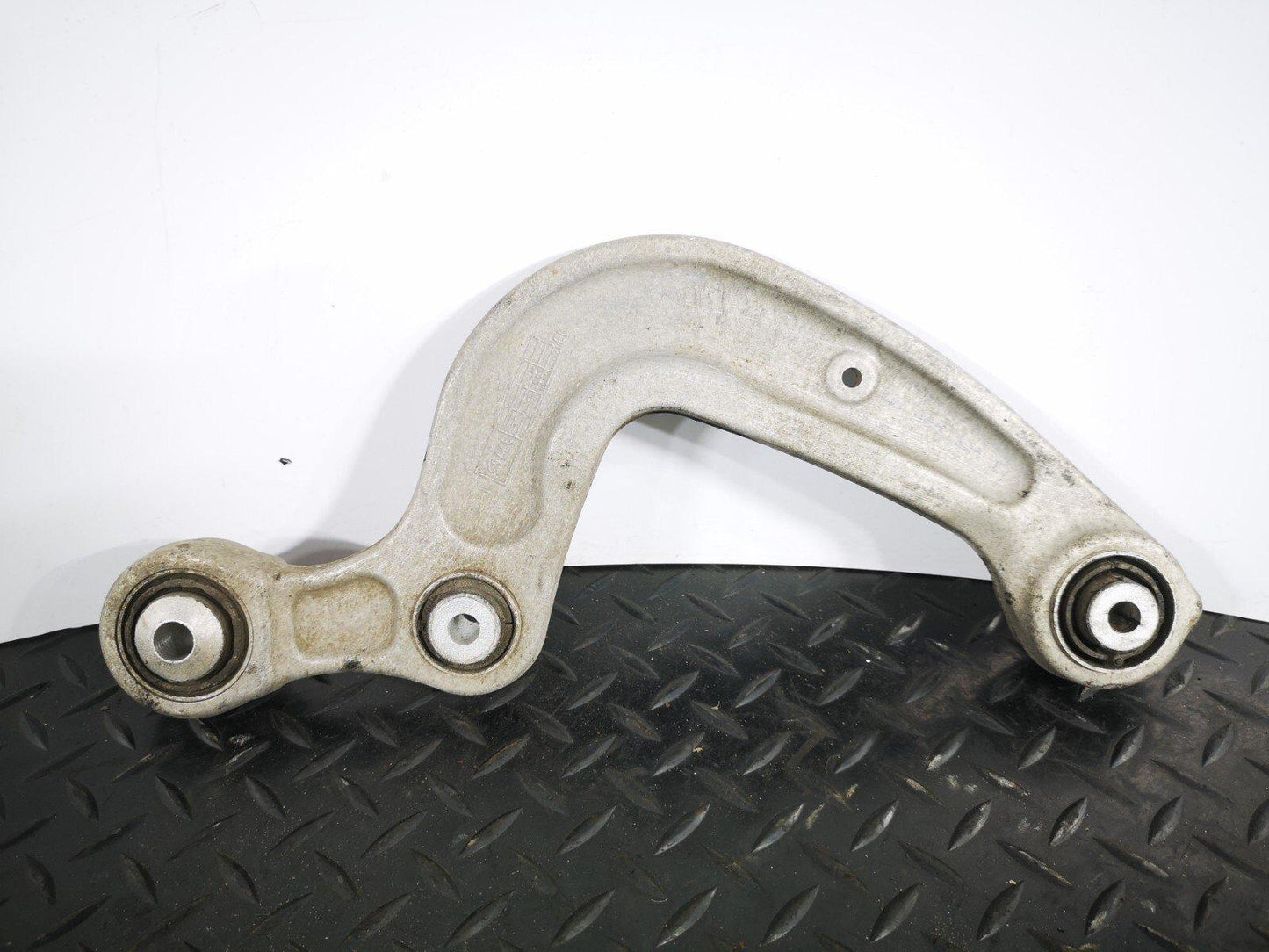 GENUINE AUDI A4 B9 A5 S5 F5 REAR LEFT OR RIGHT CONTROL ARM 8W0505361E