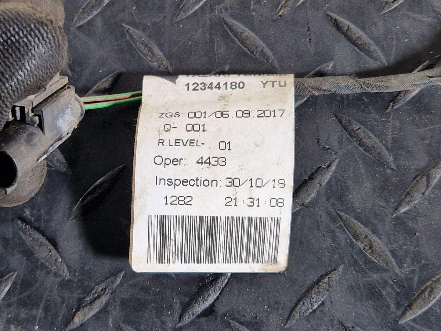 19-ON MERCEDES BENZ B CLASS W247 BUMPER ADAPTER CABLE WIRING HARNESS A2475404612