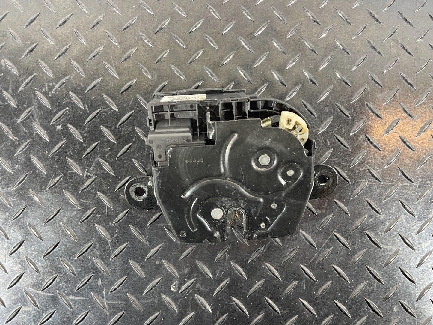 14-21 BMW 2 SERIES ACTIVE TOURER F45 216D TAILGATE LOCK 7348530