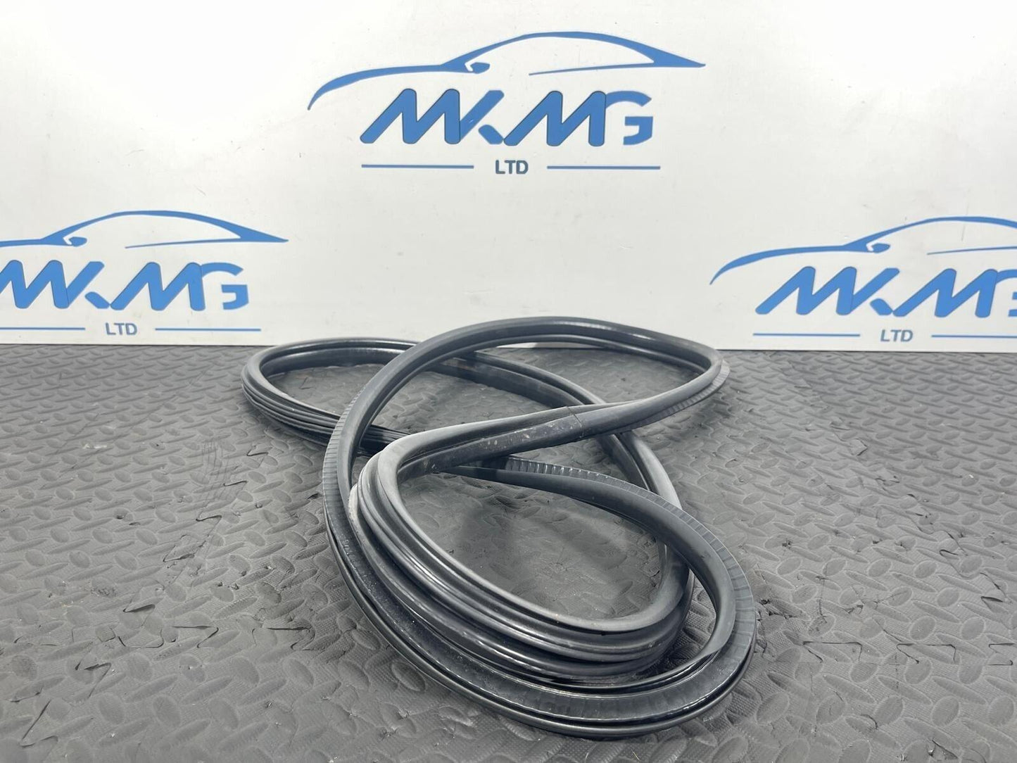14-21 BMW 2 SERIES GRAN TOURER F45 F46 REAR OS/NS DOOR RUBBER SEAL 7316818
