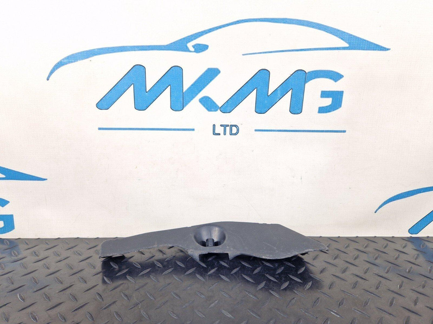16-19 AUDI A4 B9 REAR RIGHT UNDERBODY SPLASH GUARD SHIELD COVER OEM 8W0825214