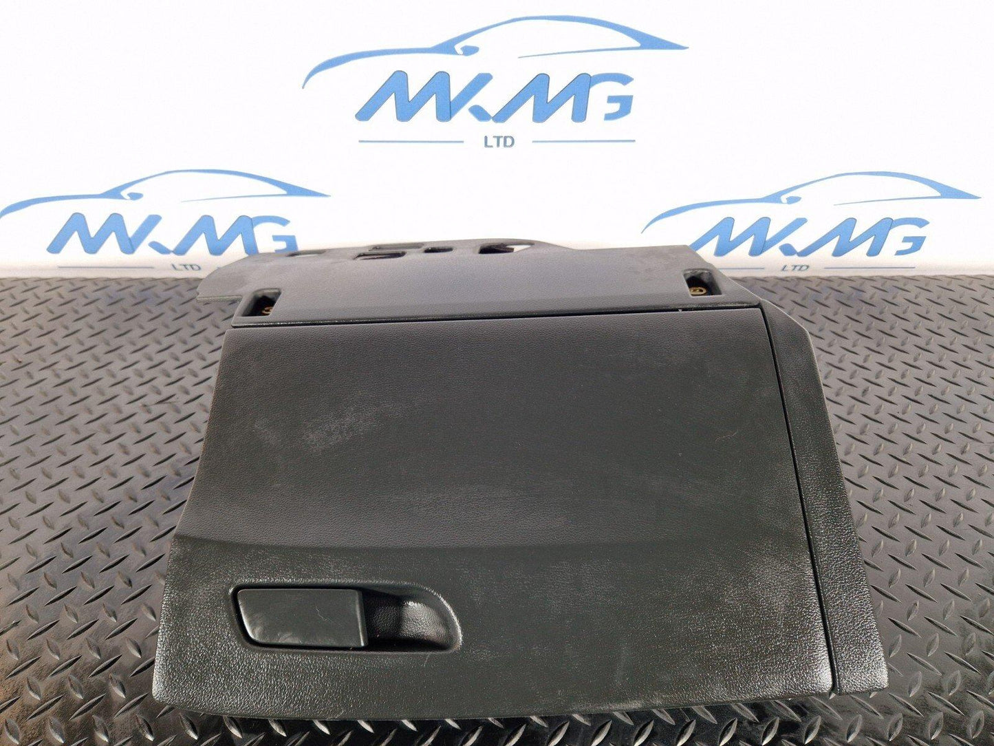 16-19 AUDI A4 B9 GENUINE DASHBOARD GLOVE BOX 8W2857035