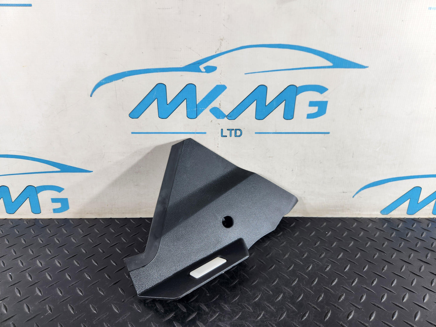 BMW 118i F40 Hatchback Front Right Side Footwell Trim Panel 2081606X