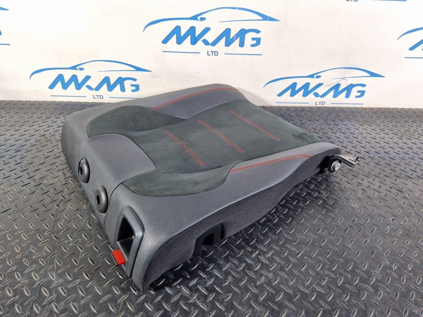 19-ON MERCEDES B CLASS W247 REAR RIGHT SIDE SINGLE SEAT HALF LEATHER BACKREST