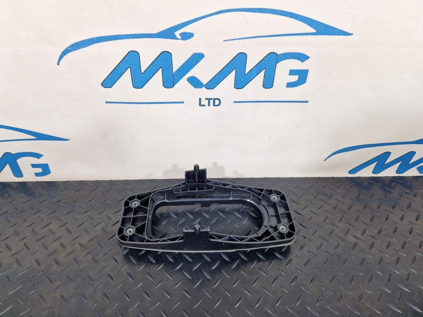 16-19 AUDI A4 B9 GENUINE GEAR SELECTOR MOUNTING BRACKET 8W07110290