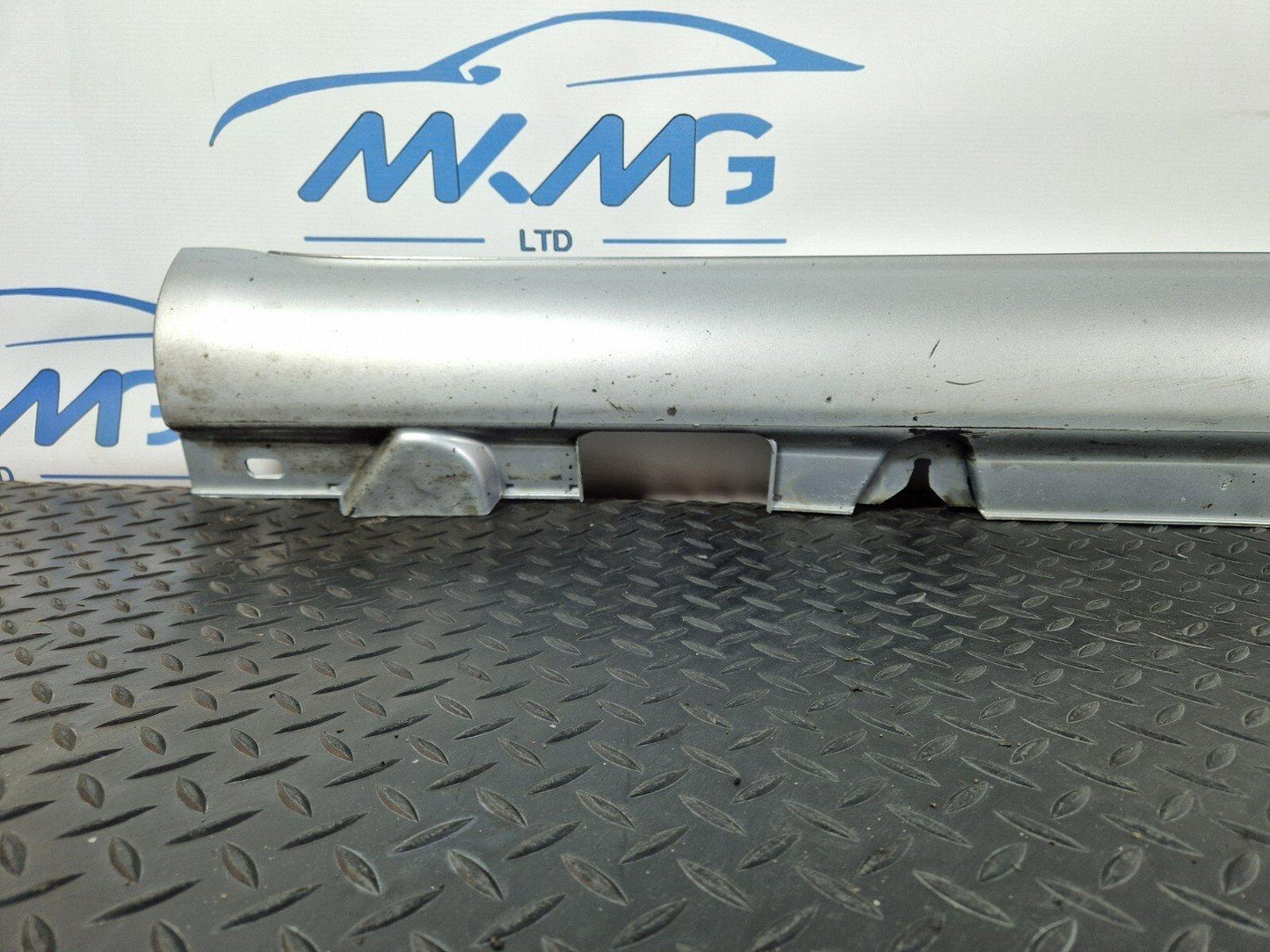 14-21 MERCEDES BENZ C CLASS SALOON W205 LEFT SIDE SKIRT IN SILVER A2056907102